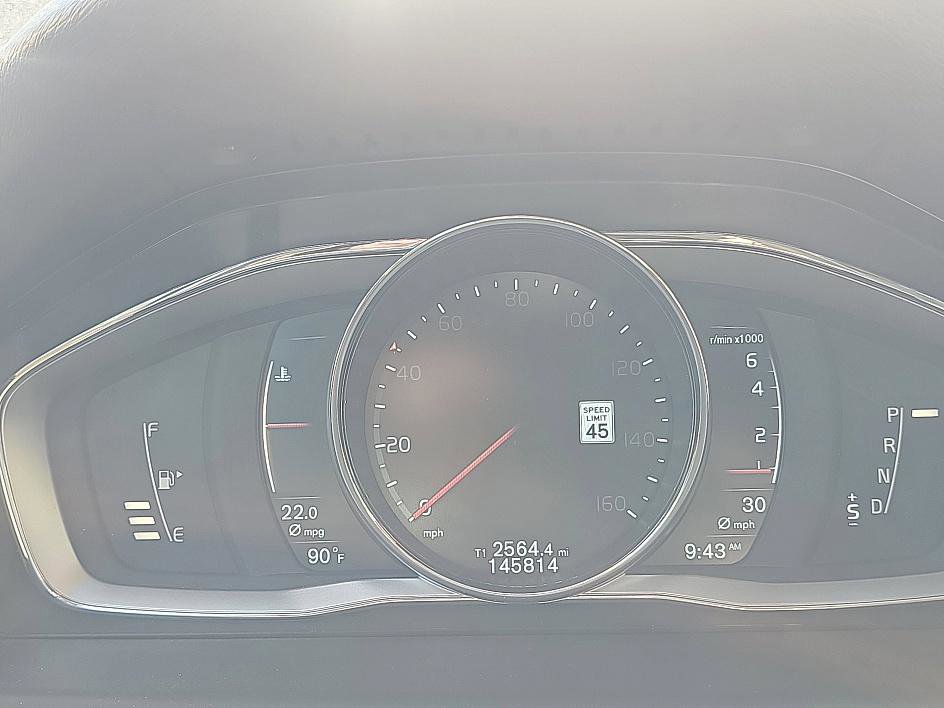 2015 Volvo XC70 T6 Platinum photo 12