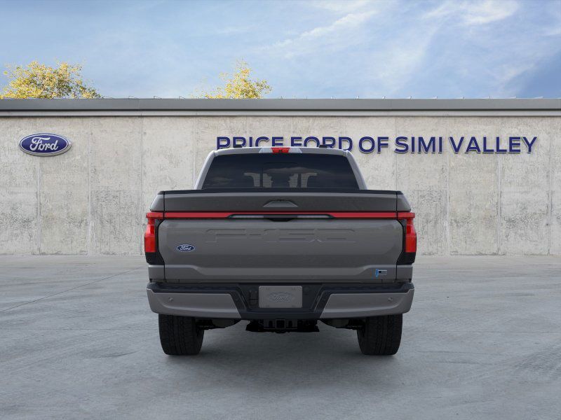 2025 Ford F-150 Lightning Lariat photo 4
