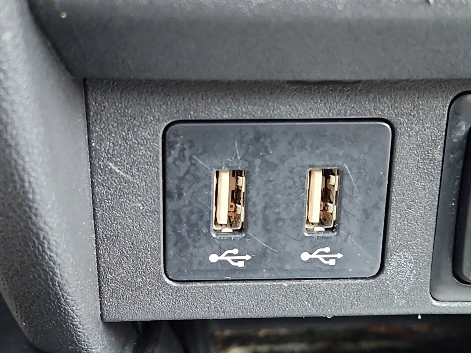 2024 Mitsubishi Outlander Sport SE photo 13