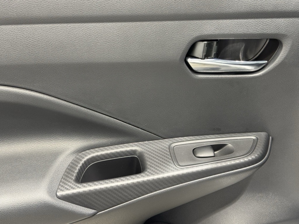 2025 Nissan Versa SV photo 16