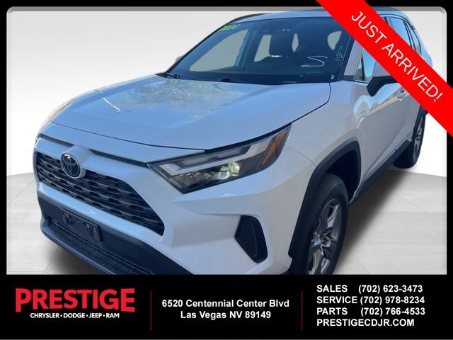2024 Toyota RAV4 XLE's photo
