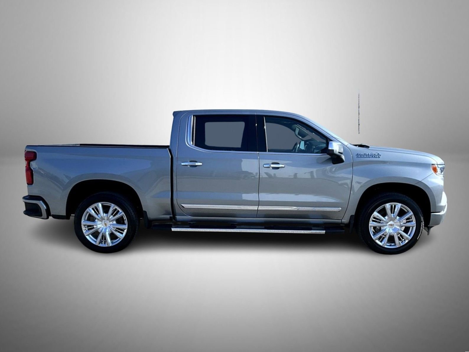 2026 Chevrolet Silverado 1500 High Country photo 4