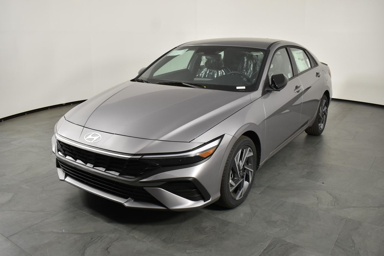 2026 Hyundai Elantra SEL's photo