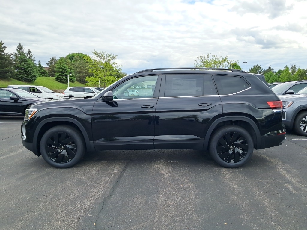 2025 Volkswagen Atlas SE Technology photo 3