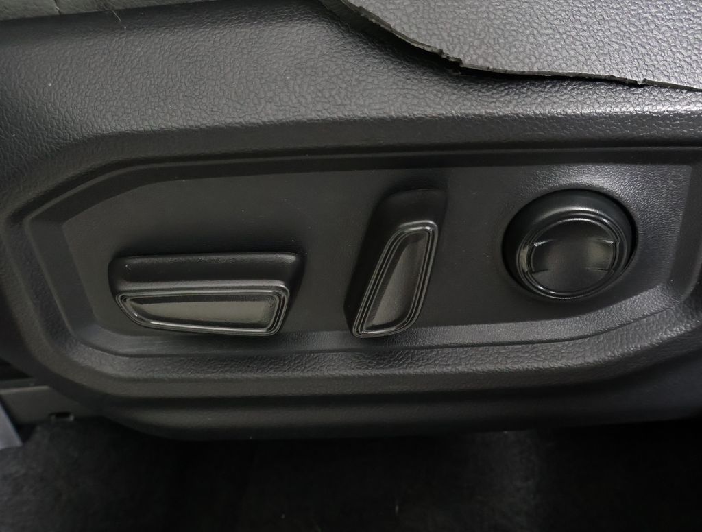 2023 Toyota Tundra Limited photo 9