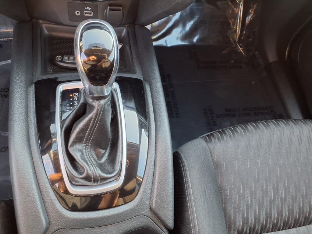 2018 Nissan Rogue SV photo 5
