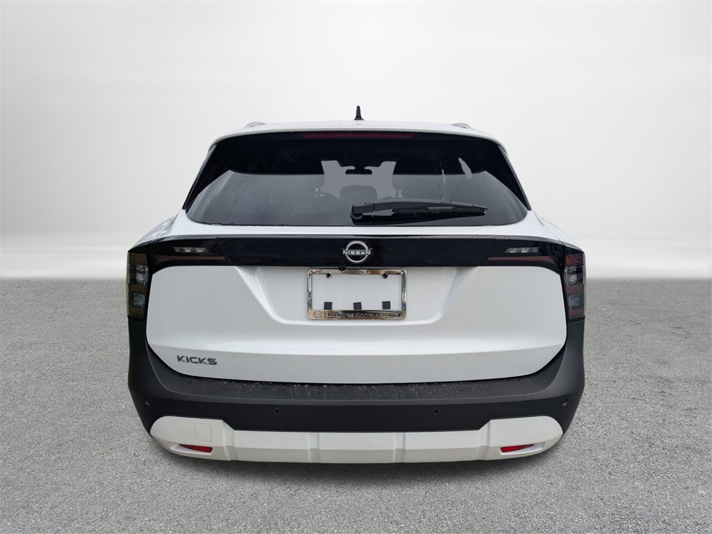 2026 Nissan Kicks SV photo 3