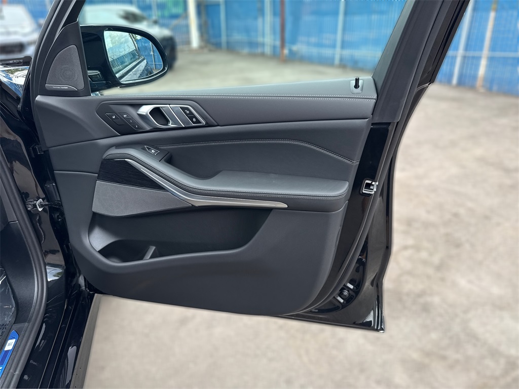 2026 Bmw X7 M60i photo 26