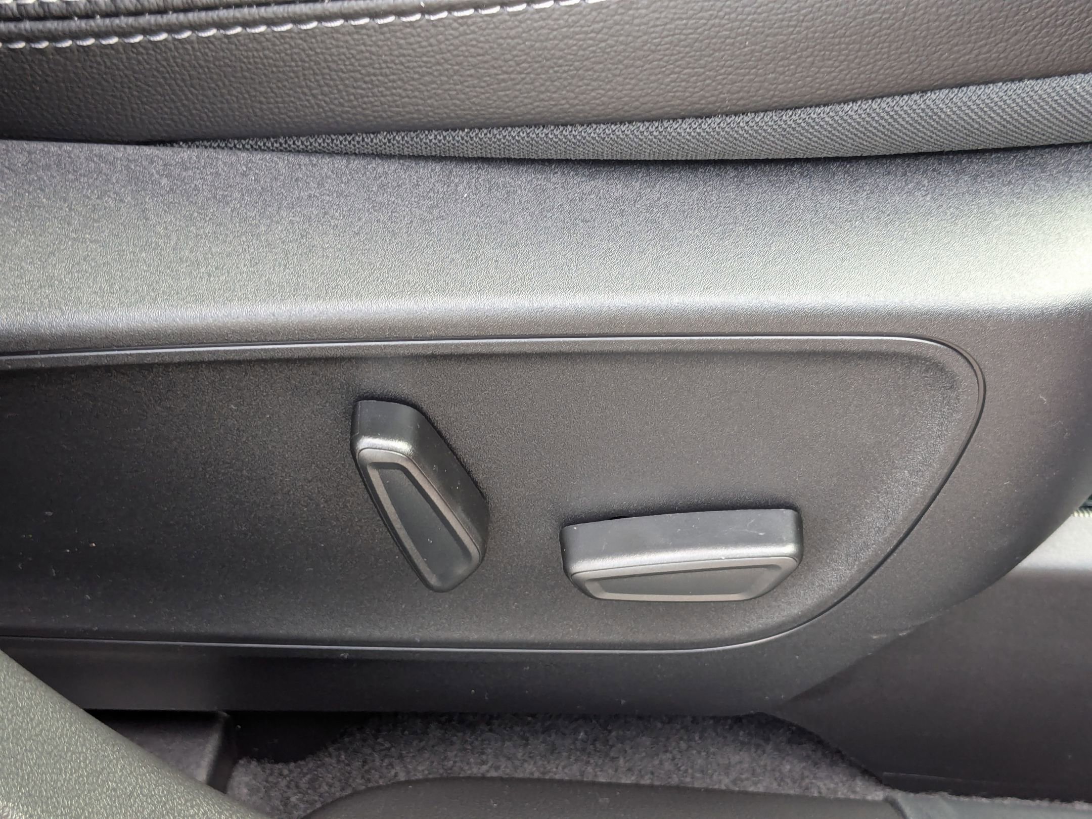 2025 Ford Escape Plug-In Hybrid photo 36