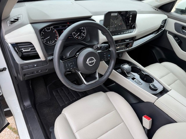 2023 Nissan Rogue SL photo 9