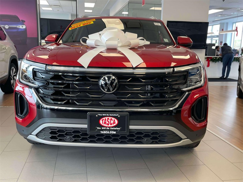 2024 Volkswagen Atlas Cross Sport SE Technology photo 2