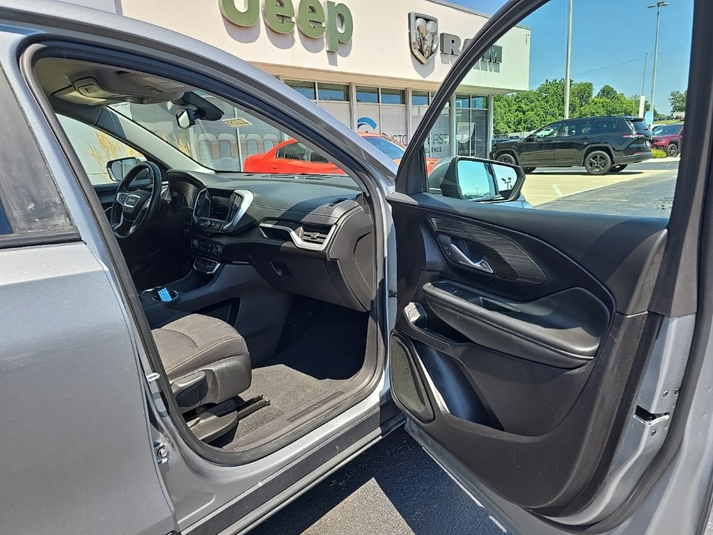 2024 Gmc Terrain SLE photo 16