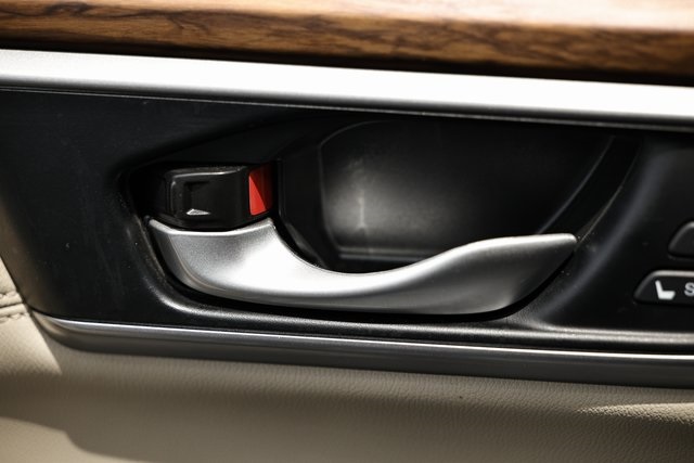 2022 Honda CR-V Hybrid Touring photo 15