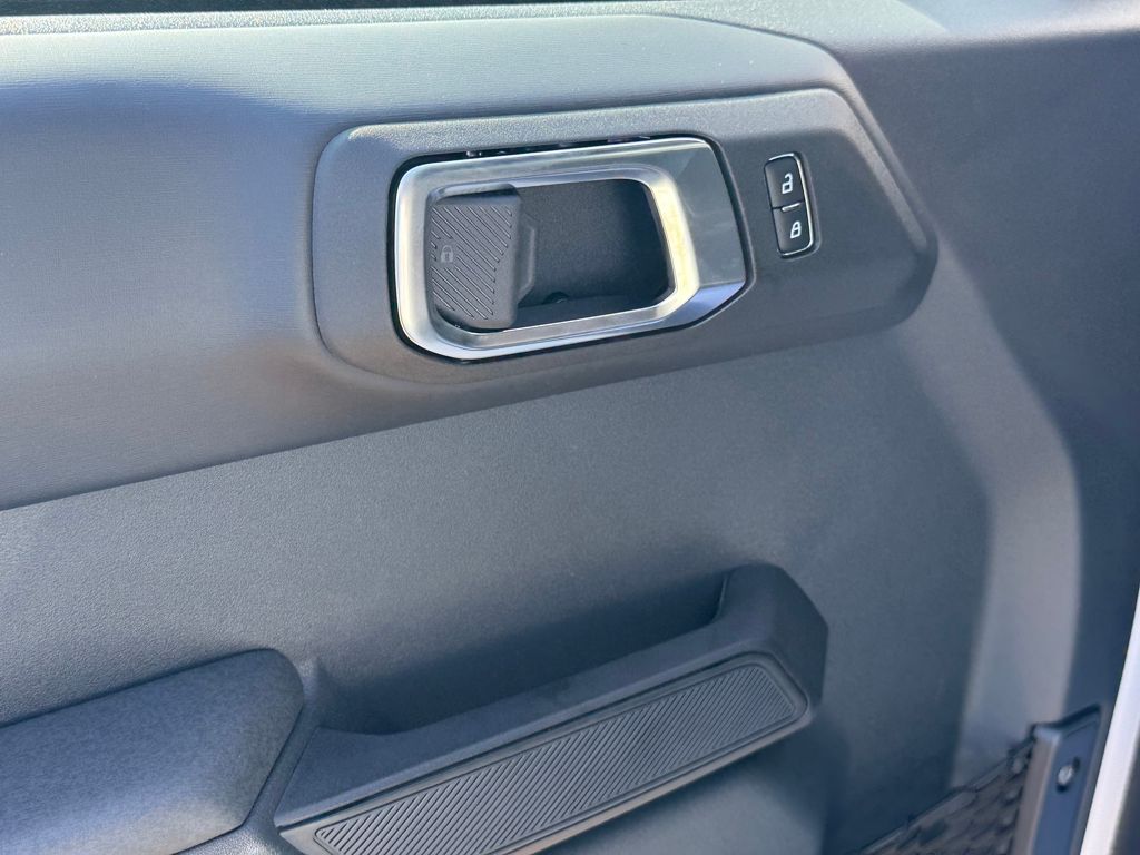 2025 Ford Bronco Badlands photo 16