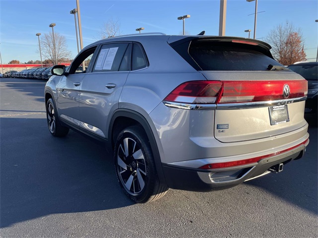 2025 Volkswagen Atlas Cross Sport SE Technology photo 2