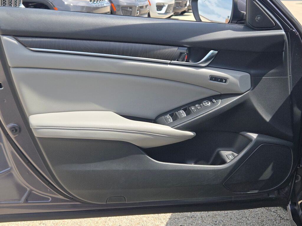 2019 Honda Accord EX-L photo 18