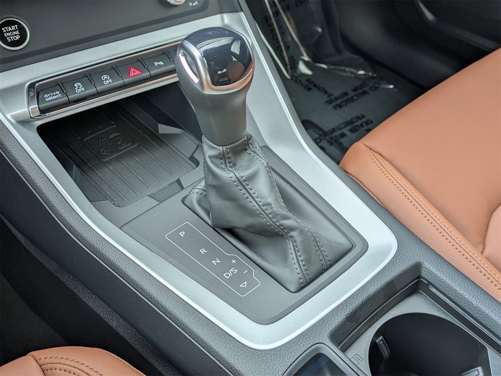 2025 Audi Q3 S line Premium photo 4