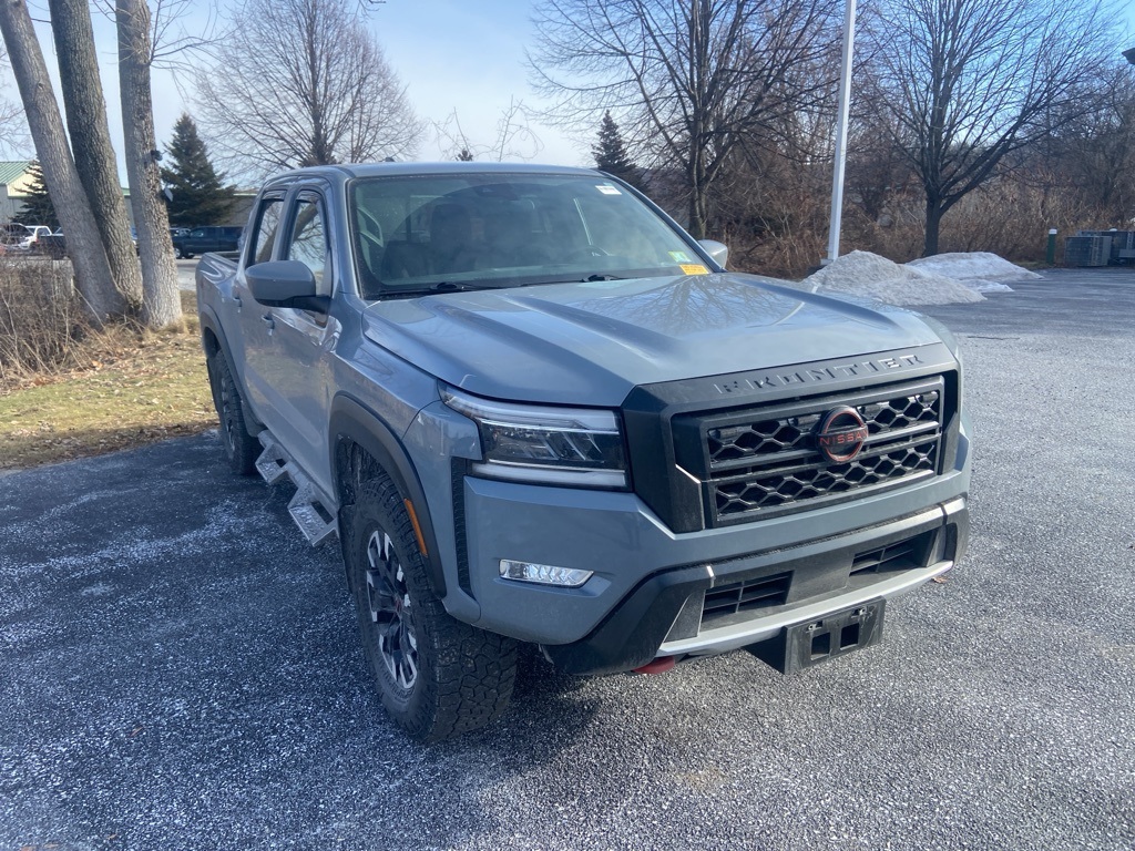 2024 Nissan Frontier PRO-4X's photo