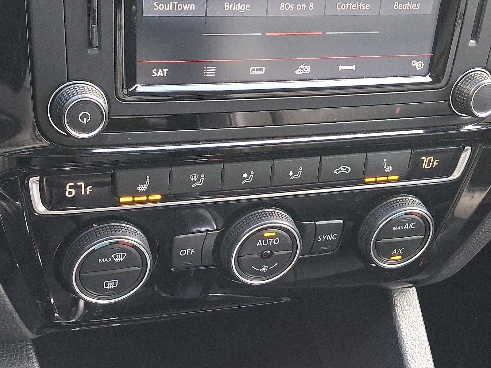 2017 Volkswagen Jetta 1.8T SEL photo 15