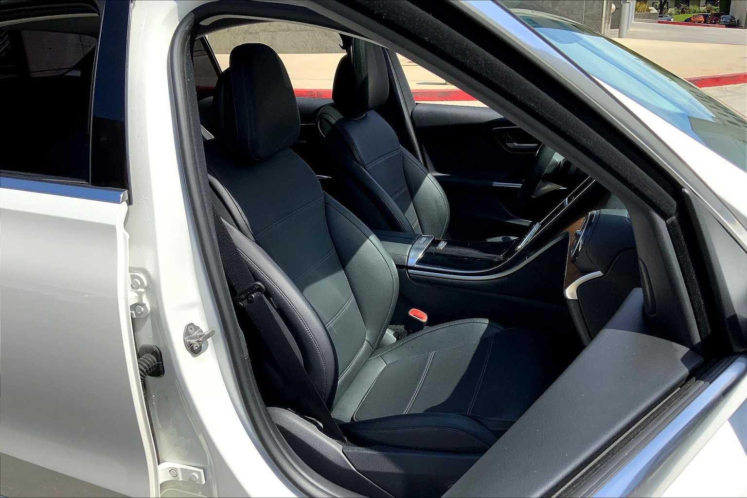 2022 Mercedes Benz C 300 photo 8