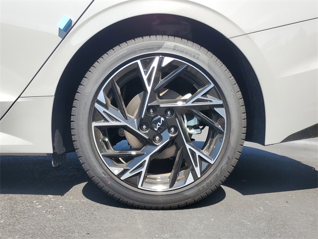 2025 Kia K5 GT-Line photo 5