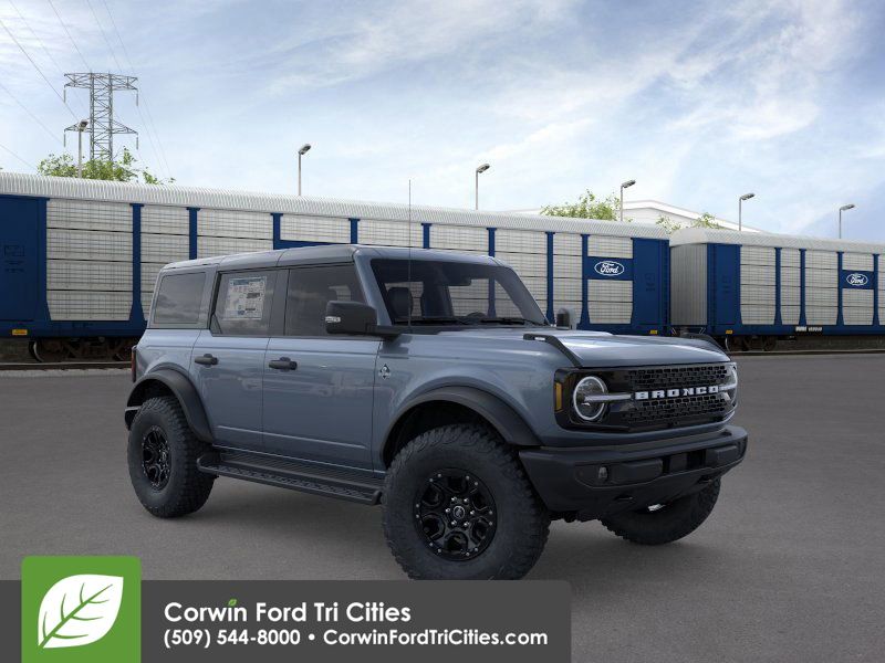 2025 Ford Bronco 4-Door Outer Banks's photo