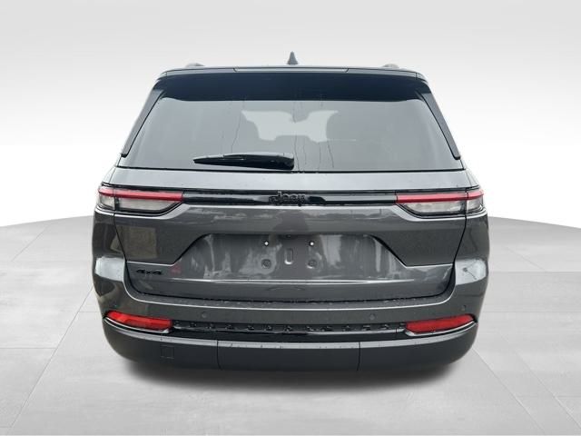 2025 Jeep Grand Cherokee Altitude X photo 4