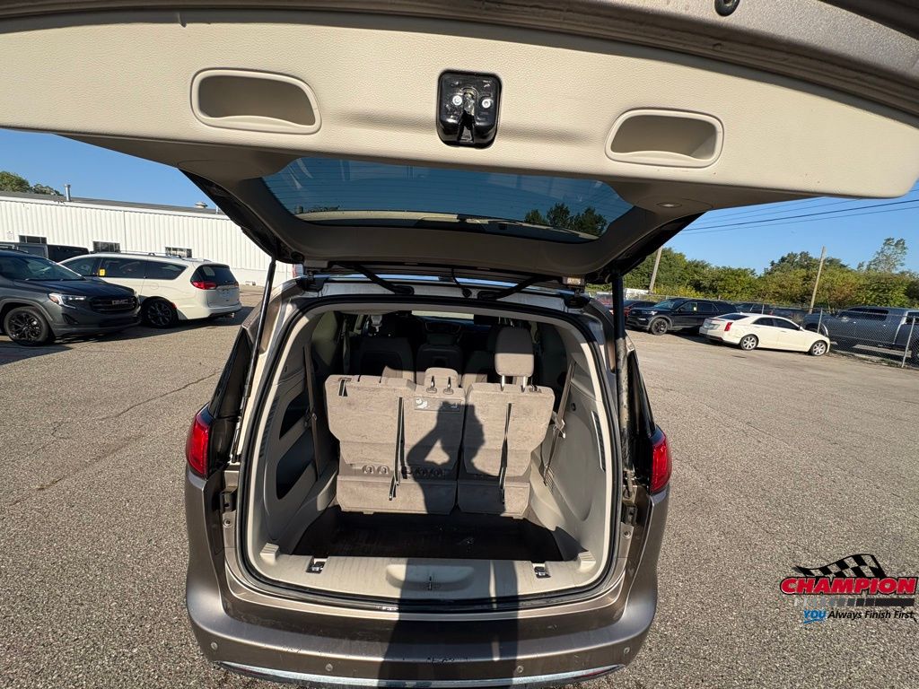 2018 Chrysler Pacifica Touring Plus photo 18