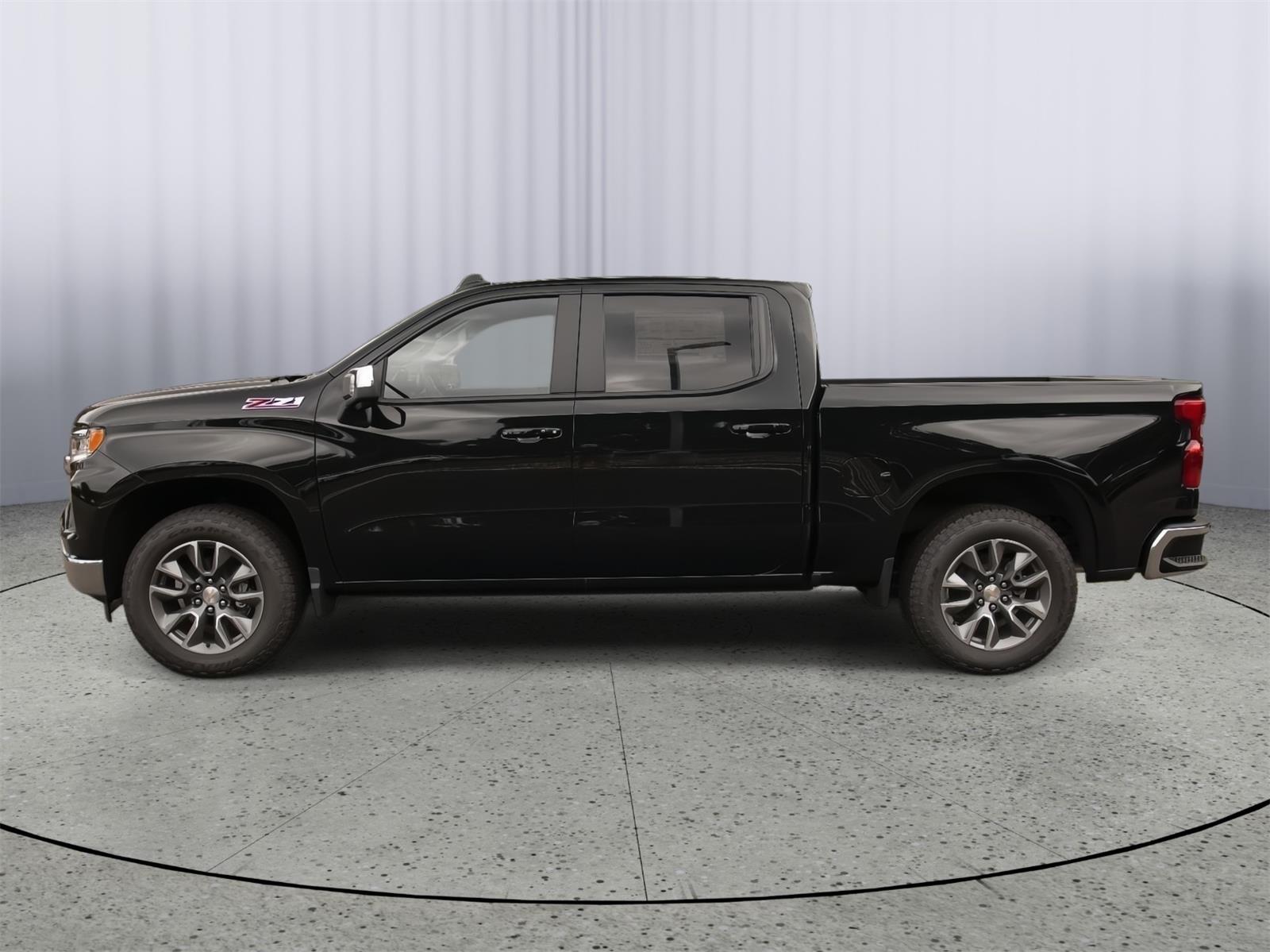 2025 Chevrolet Silverado 1500 LT photo 4