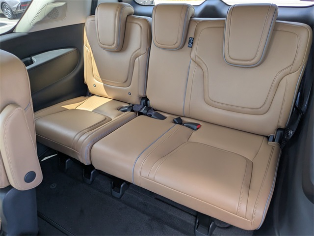 2026 Infiniti QX80 Luxe photo 13