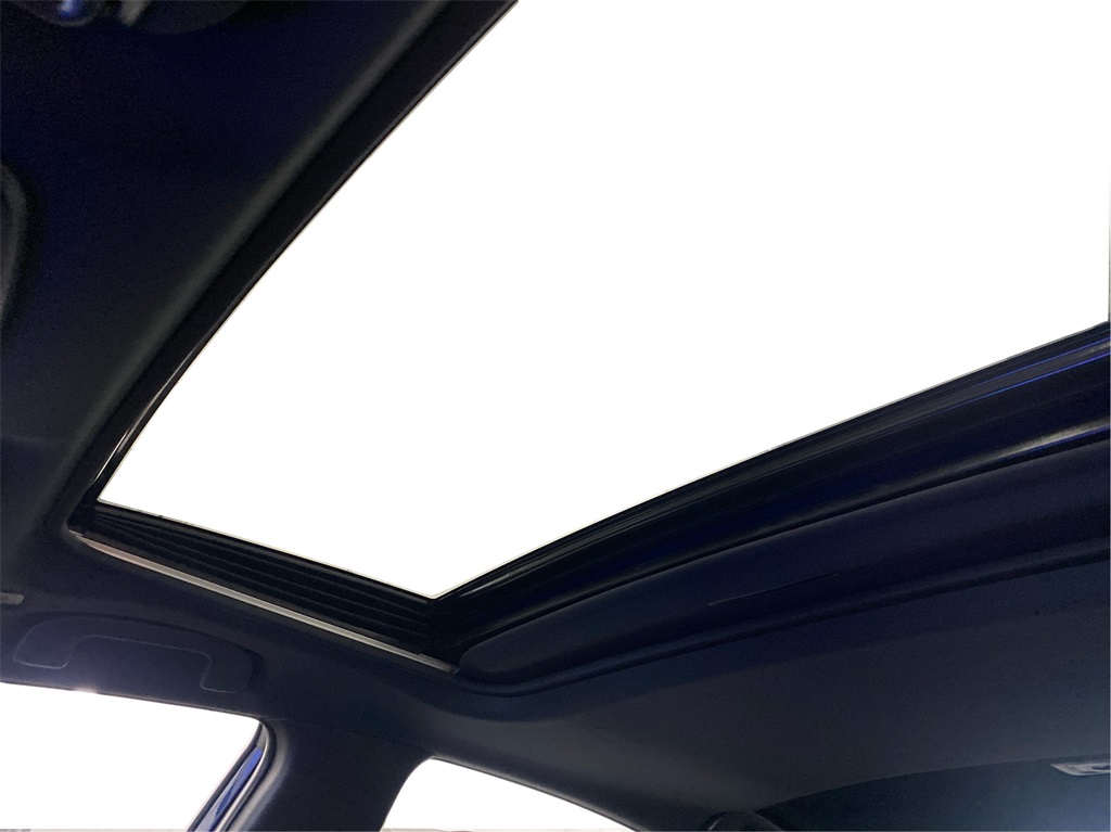 2025 Toyota Camry SE photo 11