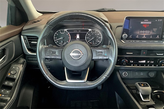 2023 Nissan Rogue SV photo 2