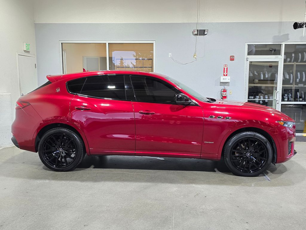 2020 Maserati Levante GranSport photo 4