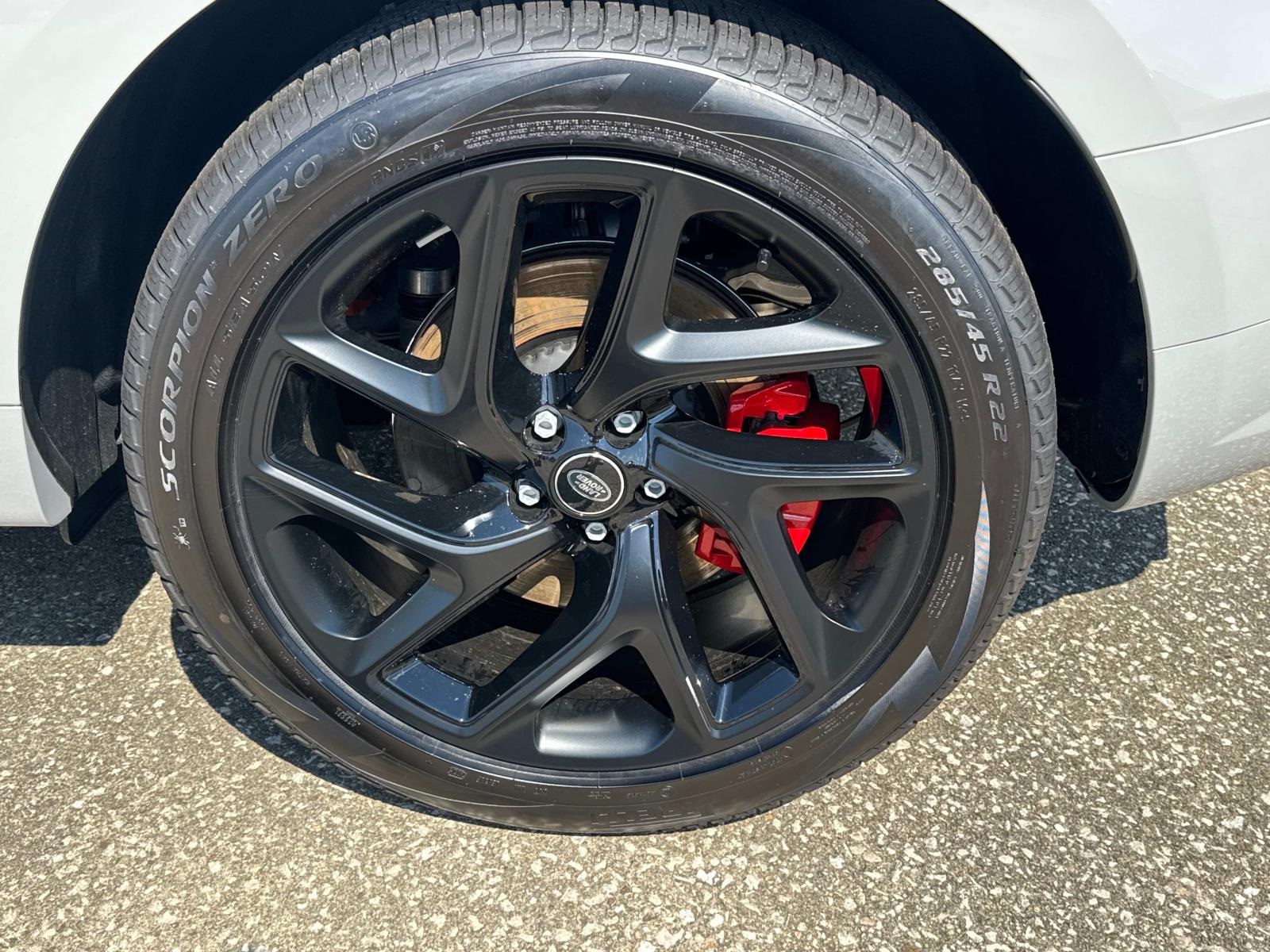 2025 Land Rover Range Rover Sport SE photo 3