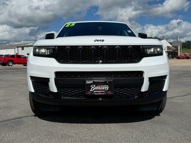 2025 Jeep Grand Cherokee Altitude photo 6
