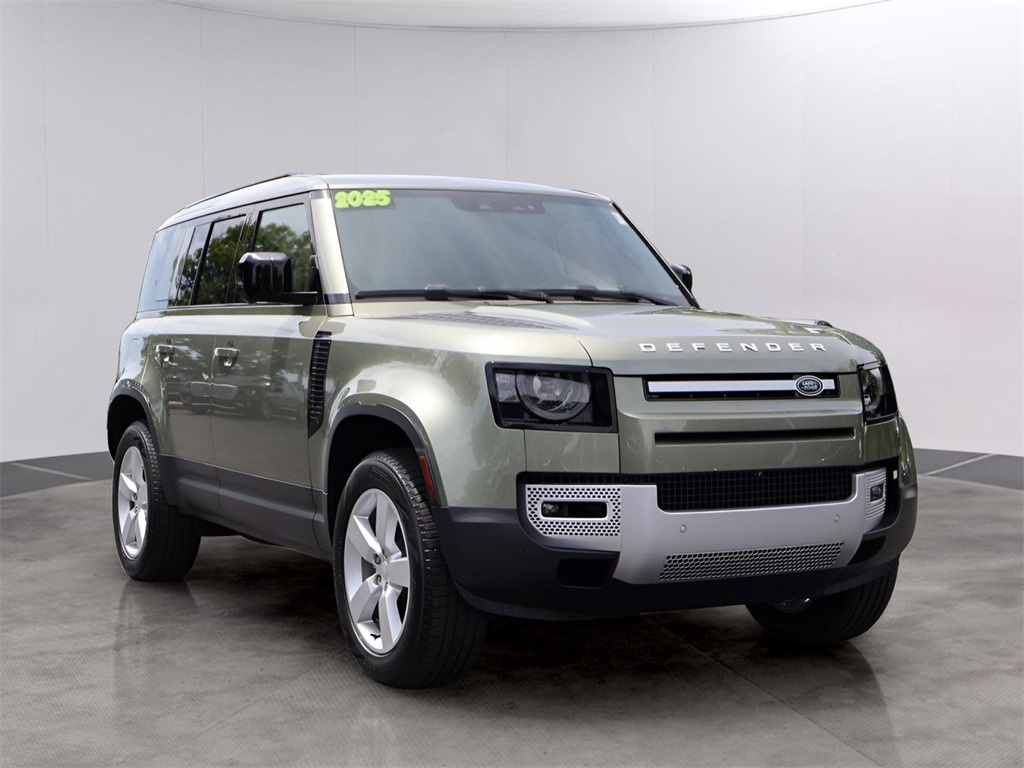 2025 Land Rover Defender 110 S photo 2