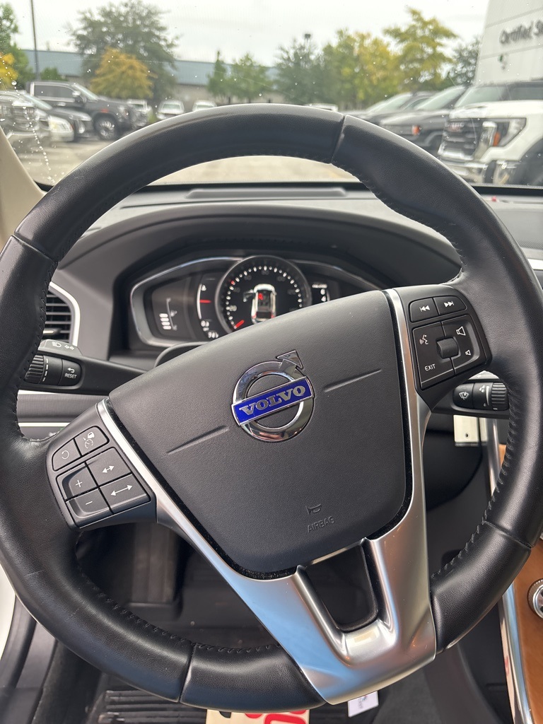 2017 Volvo XC60 T6 Inscription photo 19