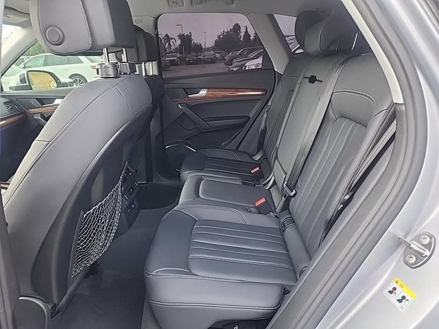 2023 Audi Q5 40 Premium photo 2