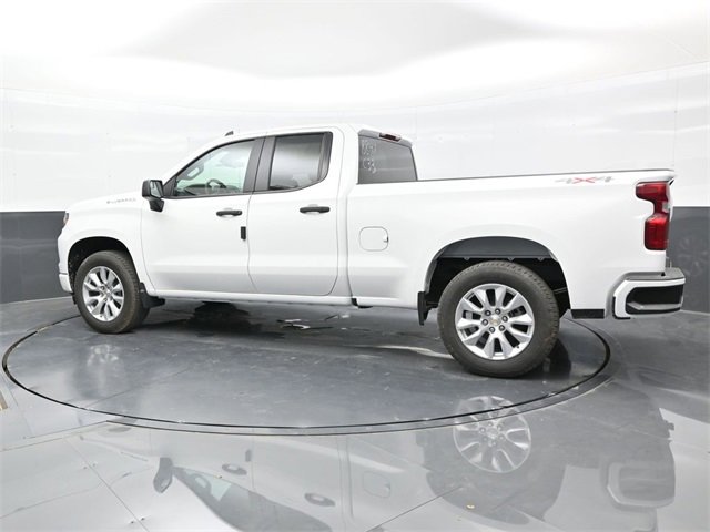 2026 Chevrolet Silverado 1500 Custom photo 4