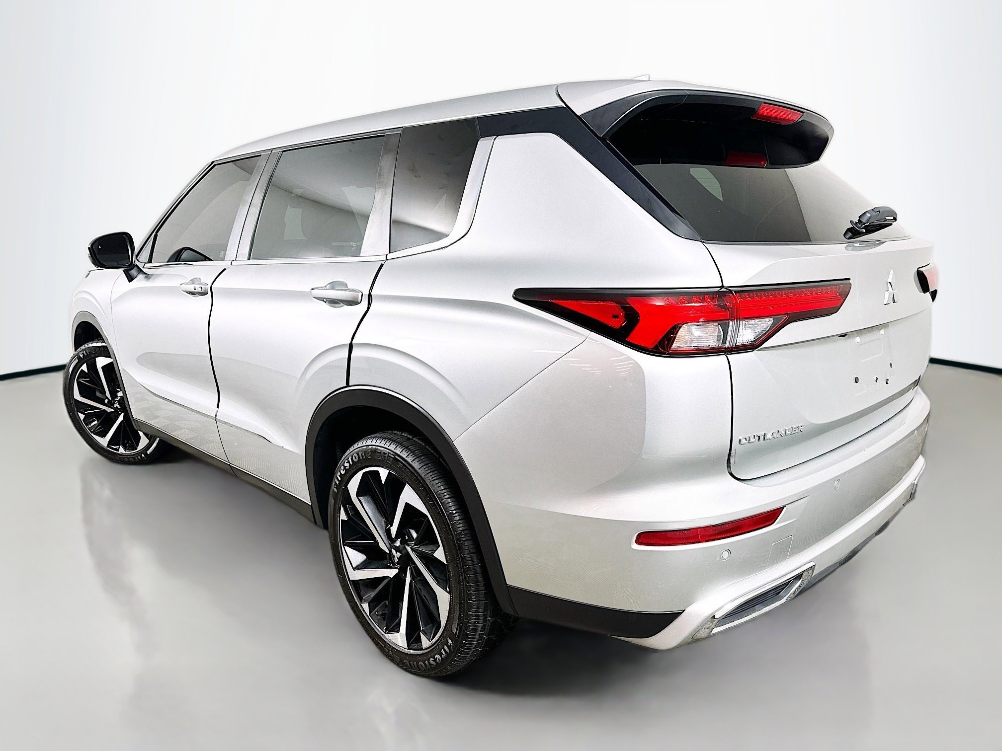 2022 Mitsubishi Outlander Black Edition LE SEL GT photo 2