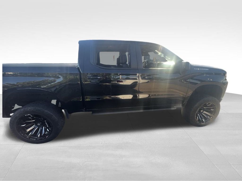 2020 Chevrolet Silverado 1500 RST photo 2