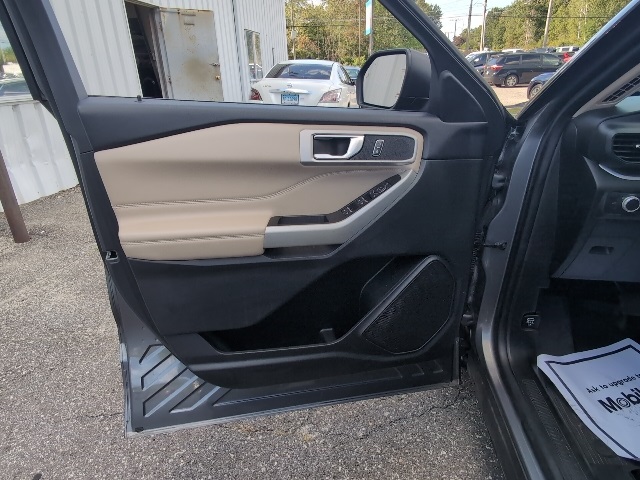 2022 Ford Explorer XLT photo 16