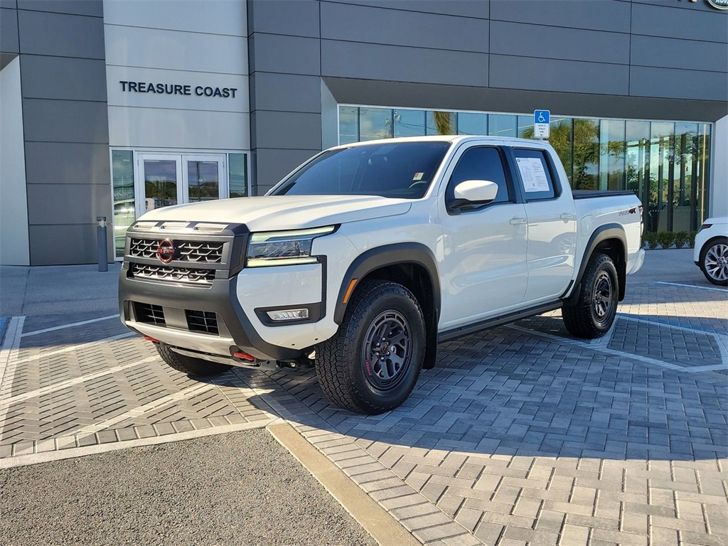 2025 Nissan Frontier PRO-4X's photo