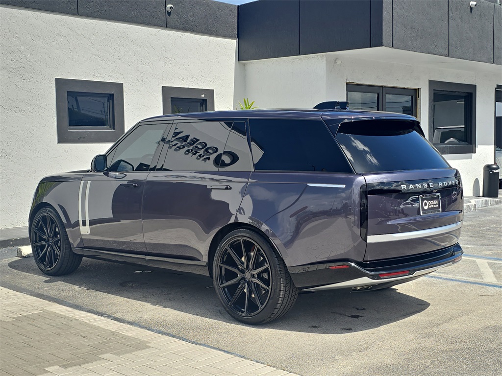 2025 Land Rover Range Rover Autobiography photo 3