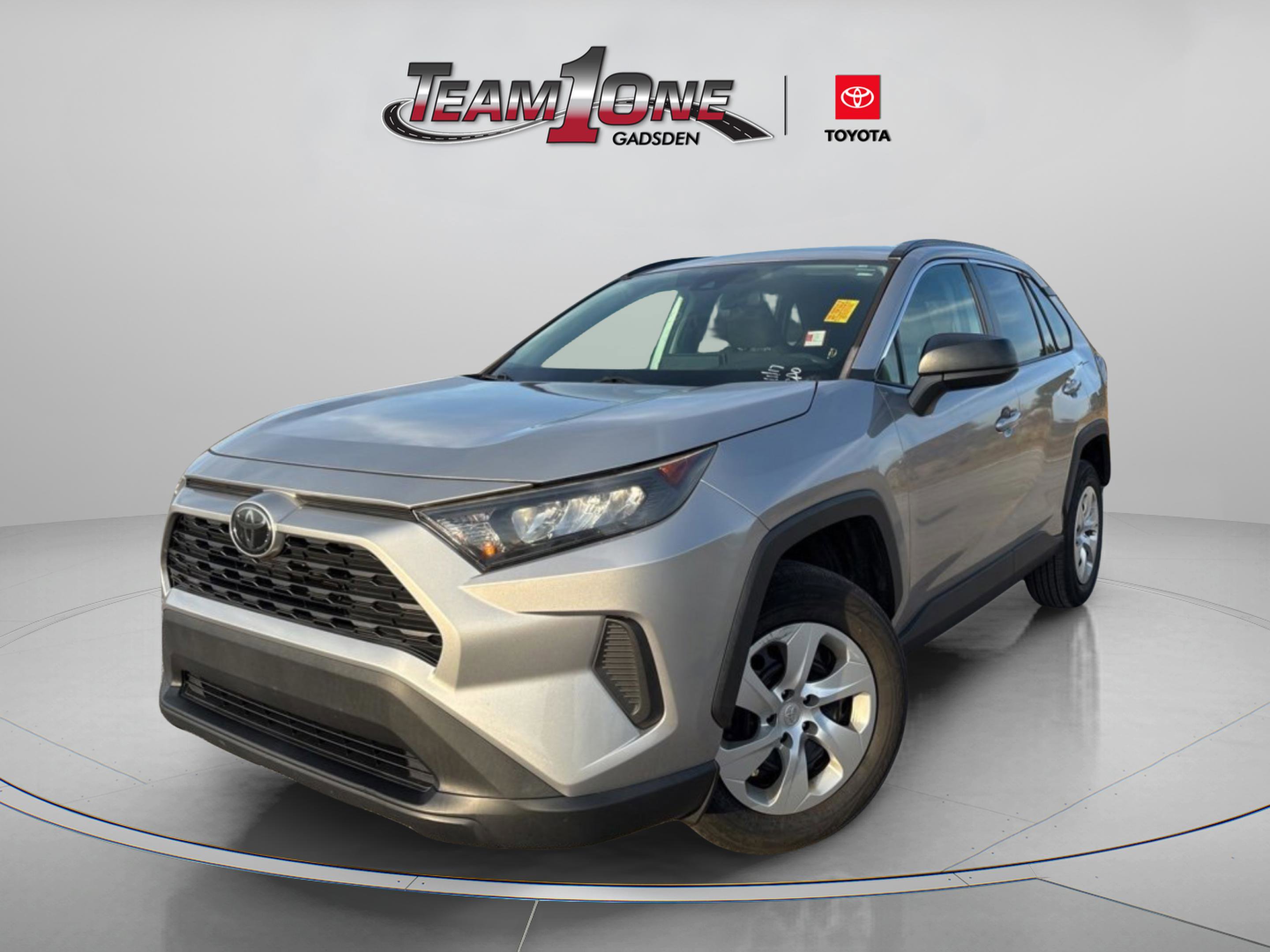 2019 Toyota RAV4 LE photo 2