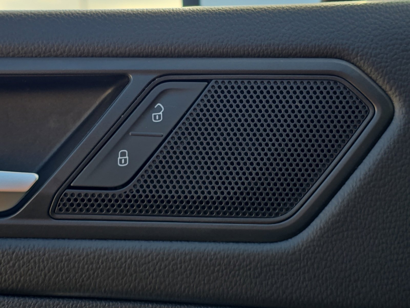 2022 Volkswagen Tiguan S photo 18