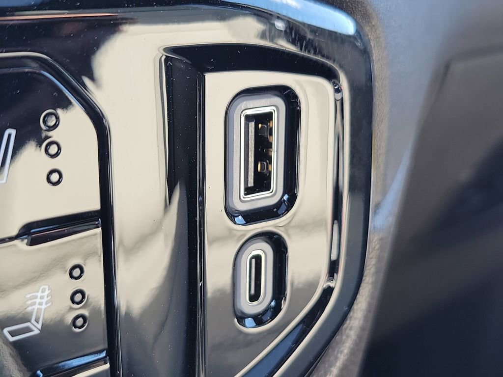2025 Chevrolet Silverado LTZ photo 30