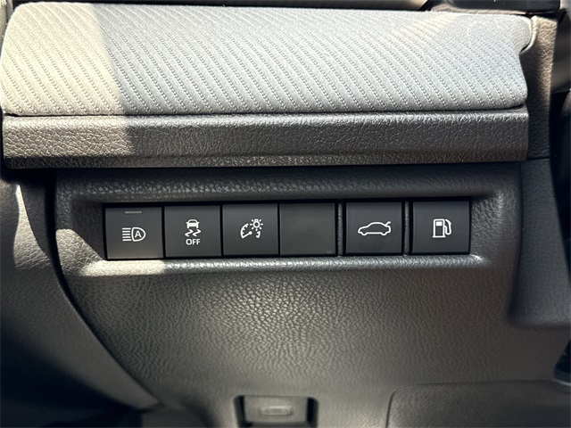 2025 Toyota Camry SE photo 16