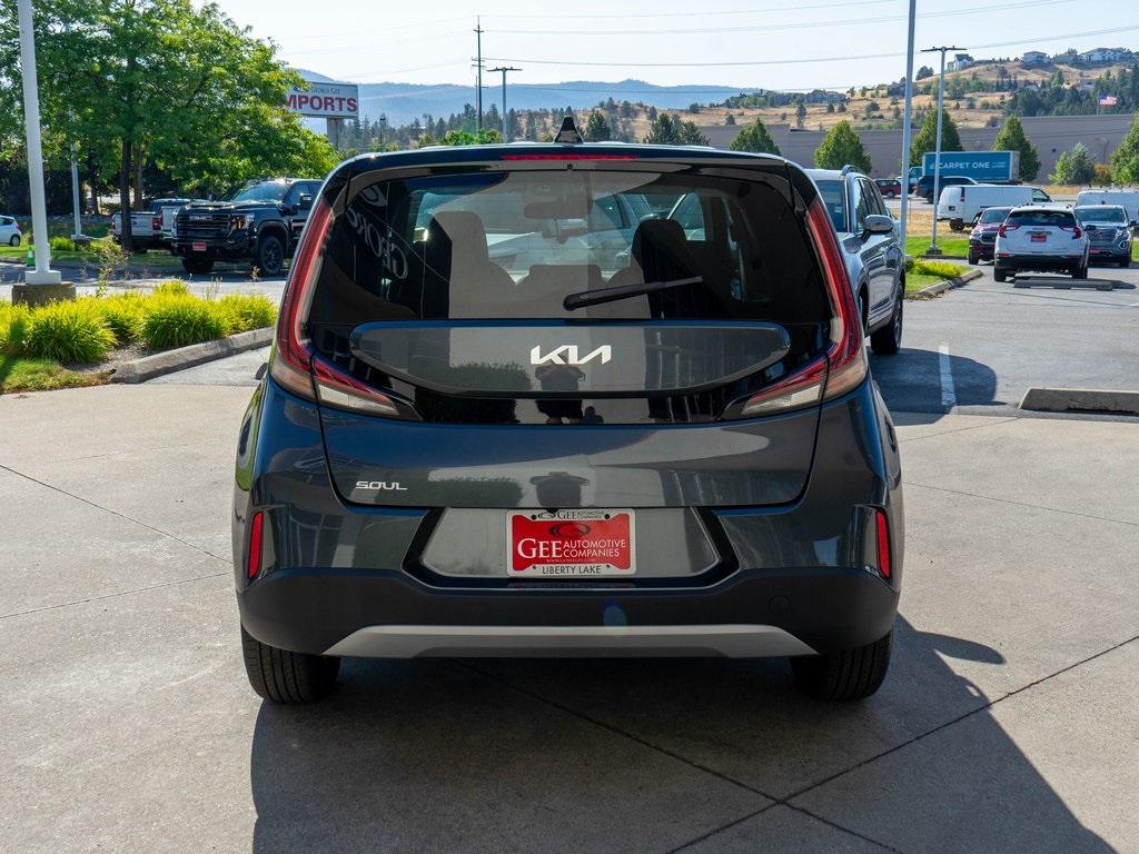 2025 Kia Soul LX photo 3