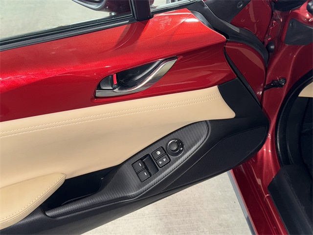 2017 Mazda MX-5 Miata RF Miata Grand Touring photo 12